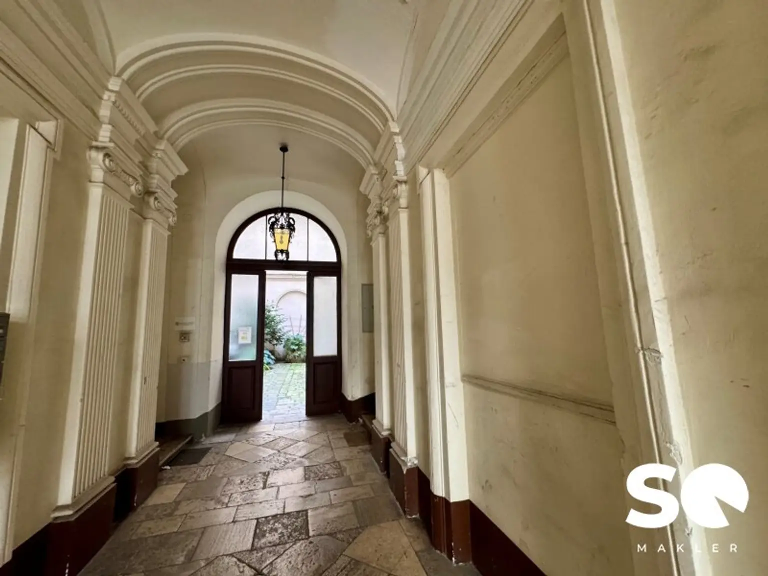 #SQ - ERSTBEZUG: STYLISHE & LUXURIÖSE ALTBAUWOHNUNG AM GETREIDEMARKT!