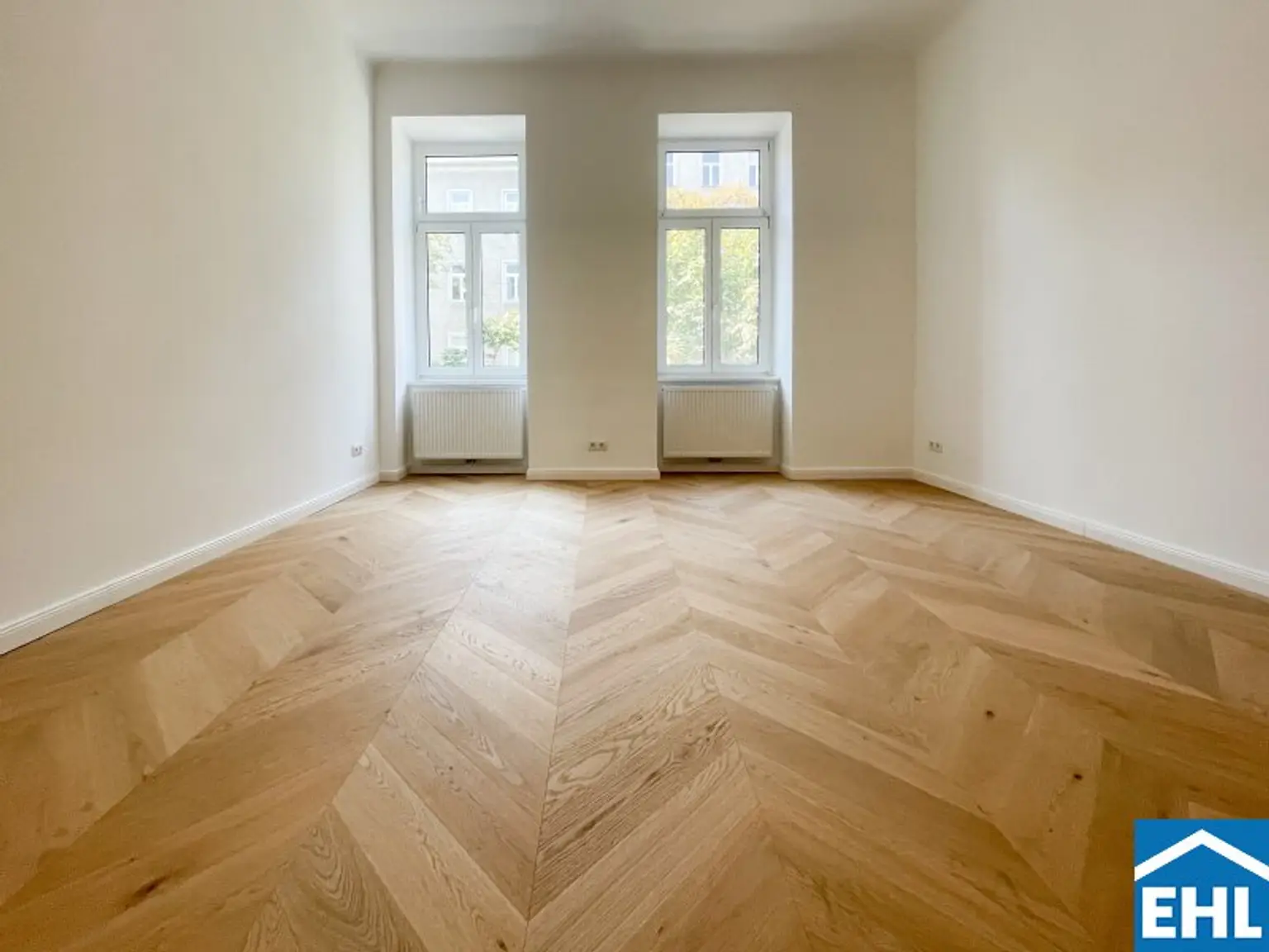 Sanierte 2-Zimmer-Altbauwohnung mit separater Küche Nähe Augarten