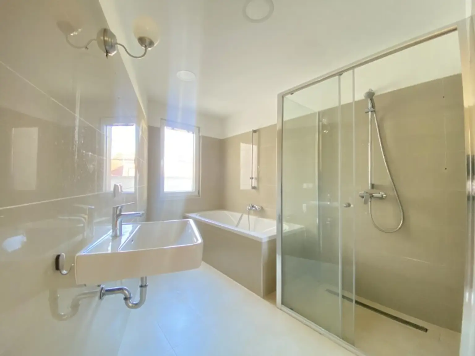 Großzügige Dachgeschosswohnung am Rennweg - Klimatisiert - 2 Terrassen