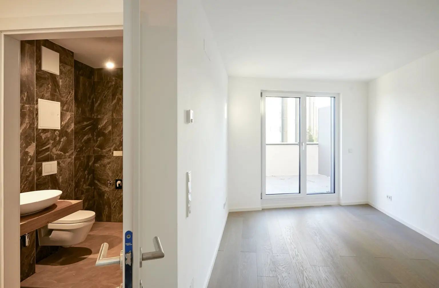 Sonnige 2-Zimmer-Terrassenwohnung in grüner Oase nahe der Donau!
ERSTBEZUG!