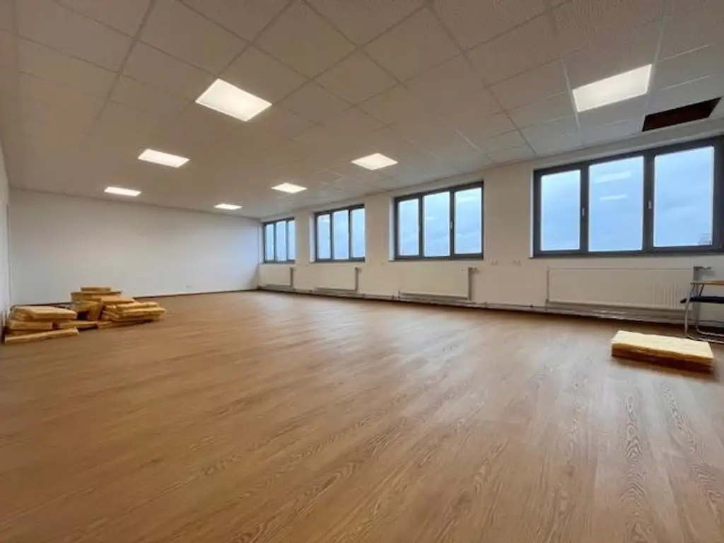Neu sanierte Büroflächen (~16 m² bis ~345 m²) in der ehem. Kopal-Kaserne zu vermieten