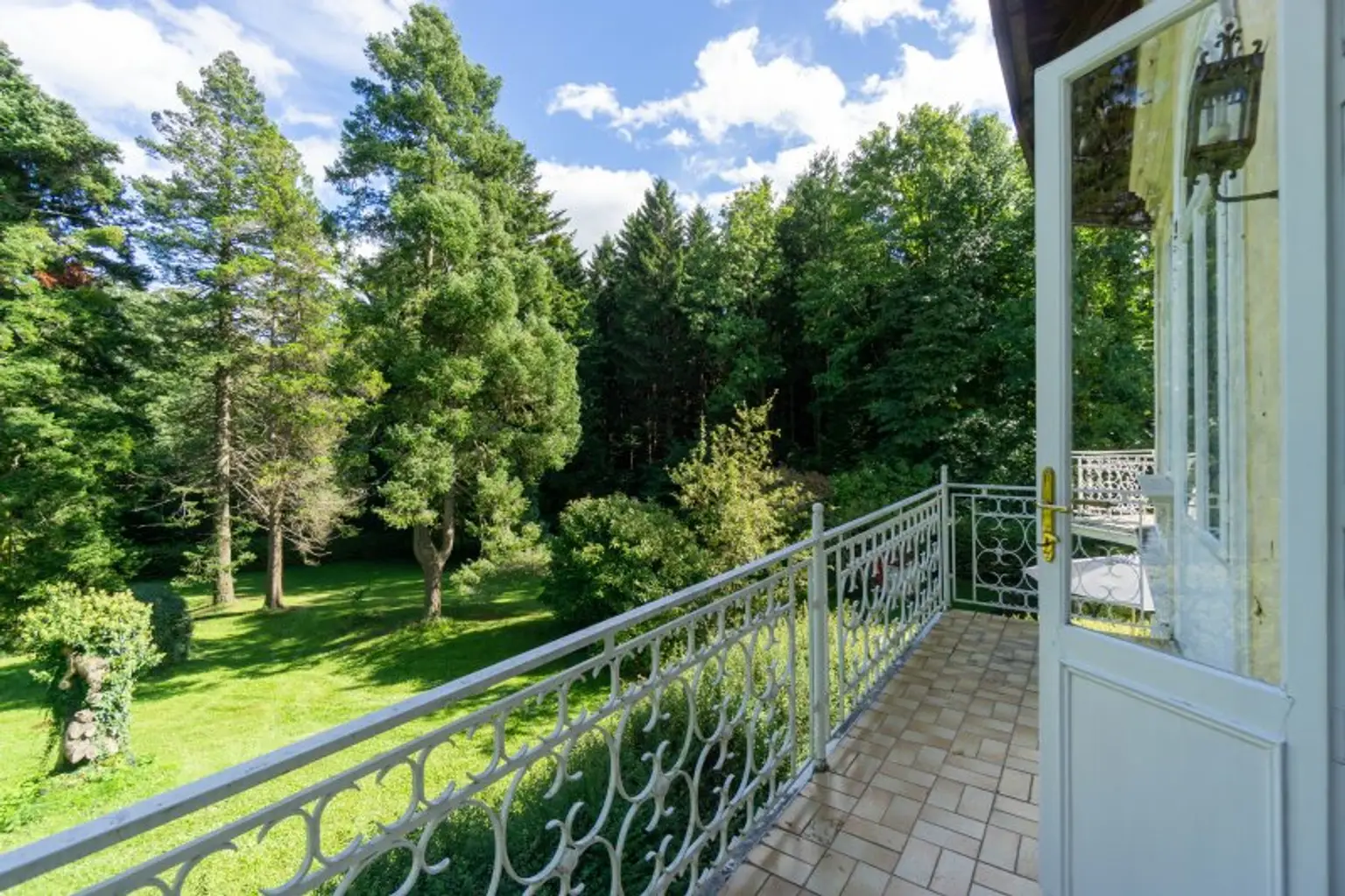 Schlossartige Villa auf über 6.600 m² teilbarem Bauland in einzigartiger Lage Pressbaums