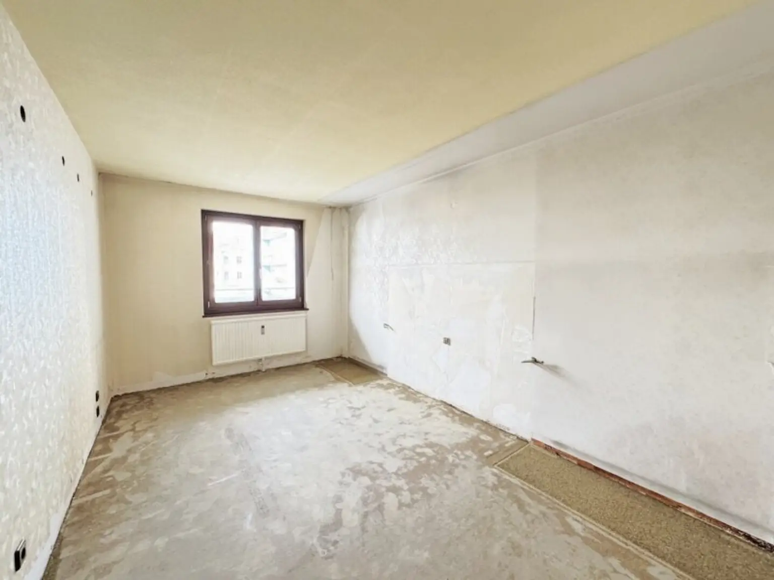 U6-Dresdner Straße : 3 Zimmer mit Loggia in Hofruhelage