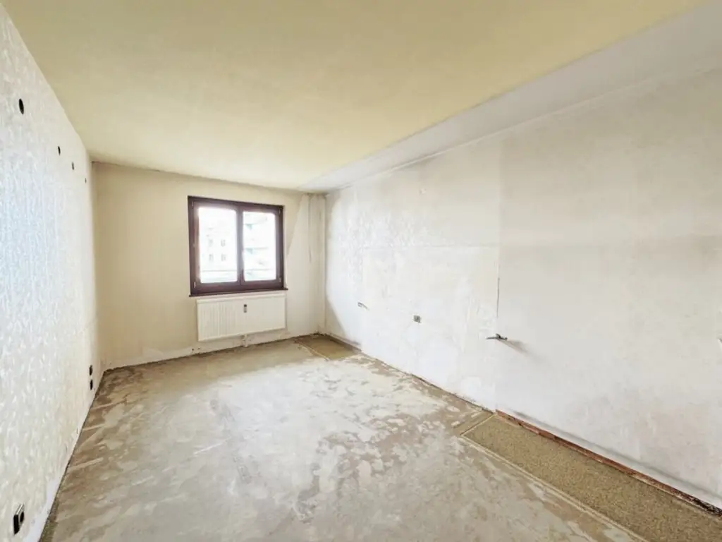 U6-Dresdner Straße : 3 Zimmer mit Loggia in Hofruhelage