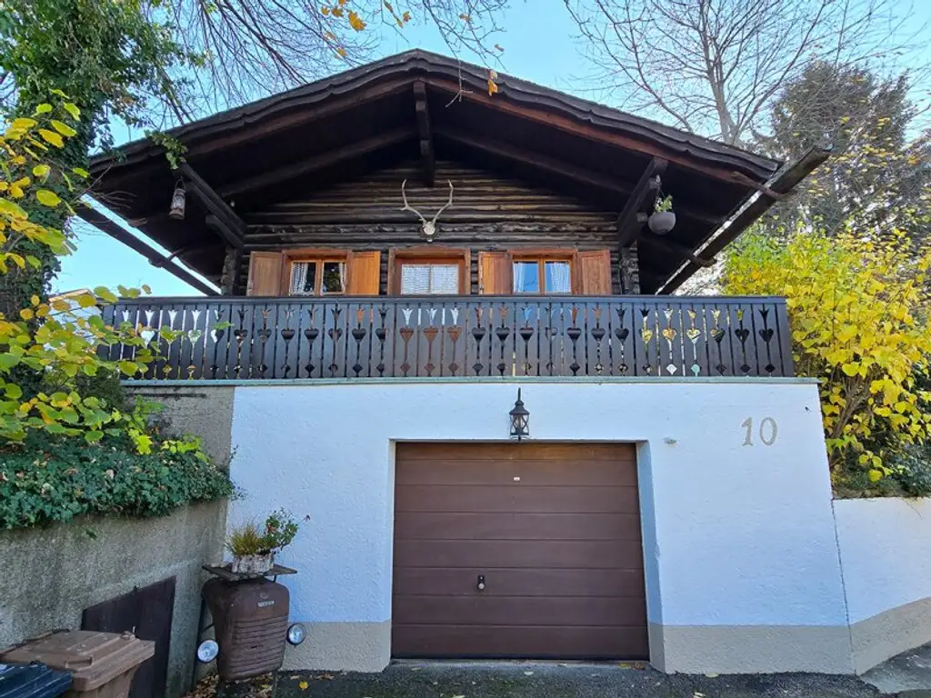 *** TOP SANIERTES HAUS IN ZENTRUMS-LAGE *** KACHELÖFEN *** TERRASSEN *** uvm....