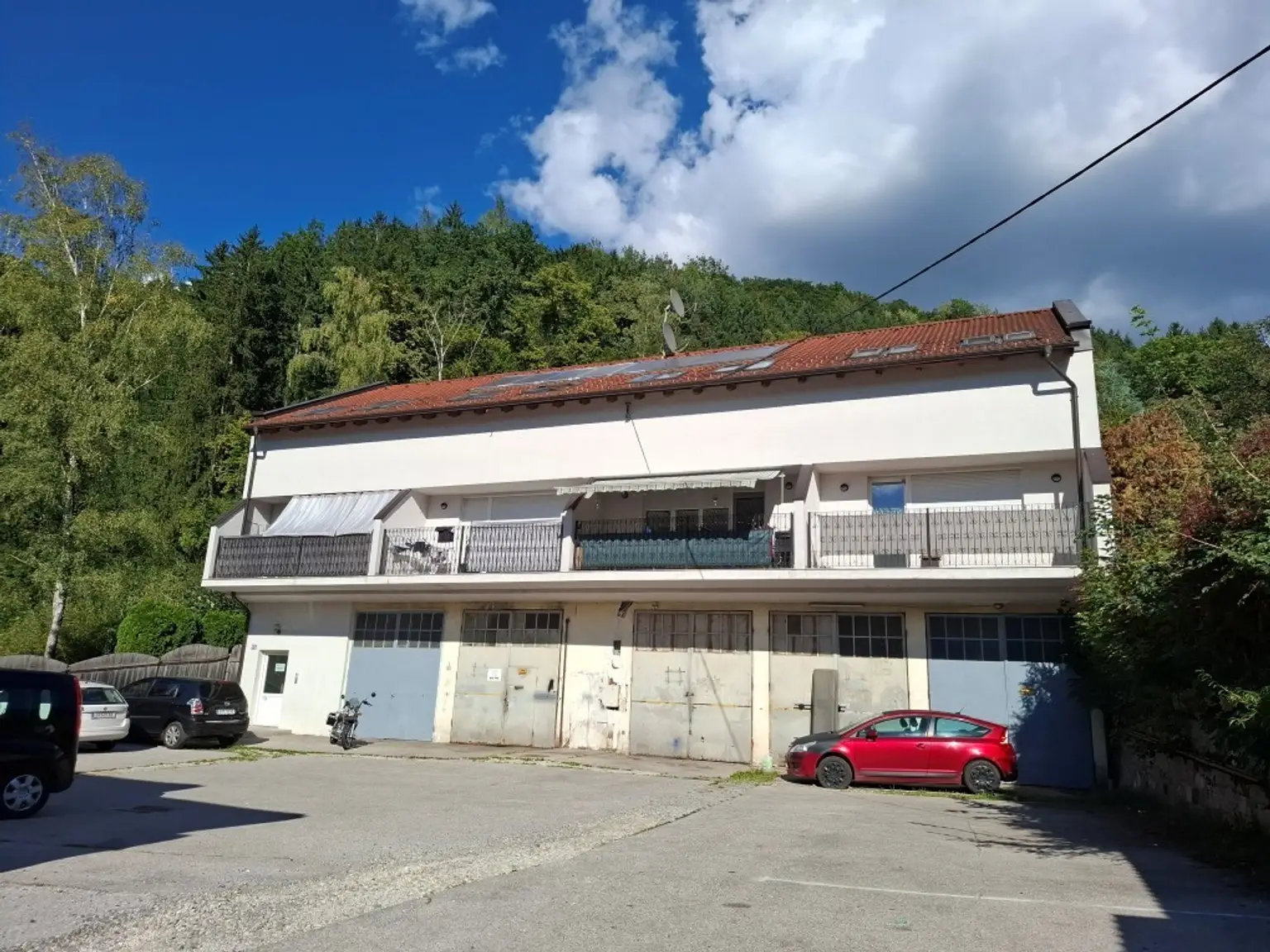 2 Zinshäuser mit 10 Wohnungen und 5 Garagen in Kapfenberg zu verkaufen !