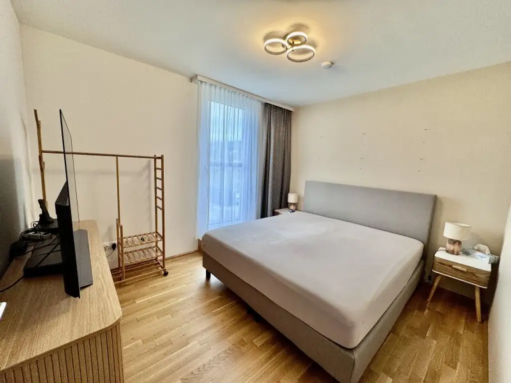 MODERNE DACHTERRASSENWOHNUNG MIT BLICK AUF DEN BISAMBERG