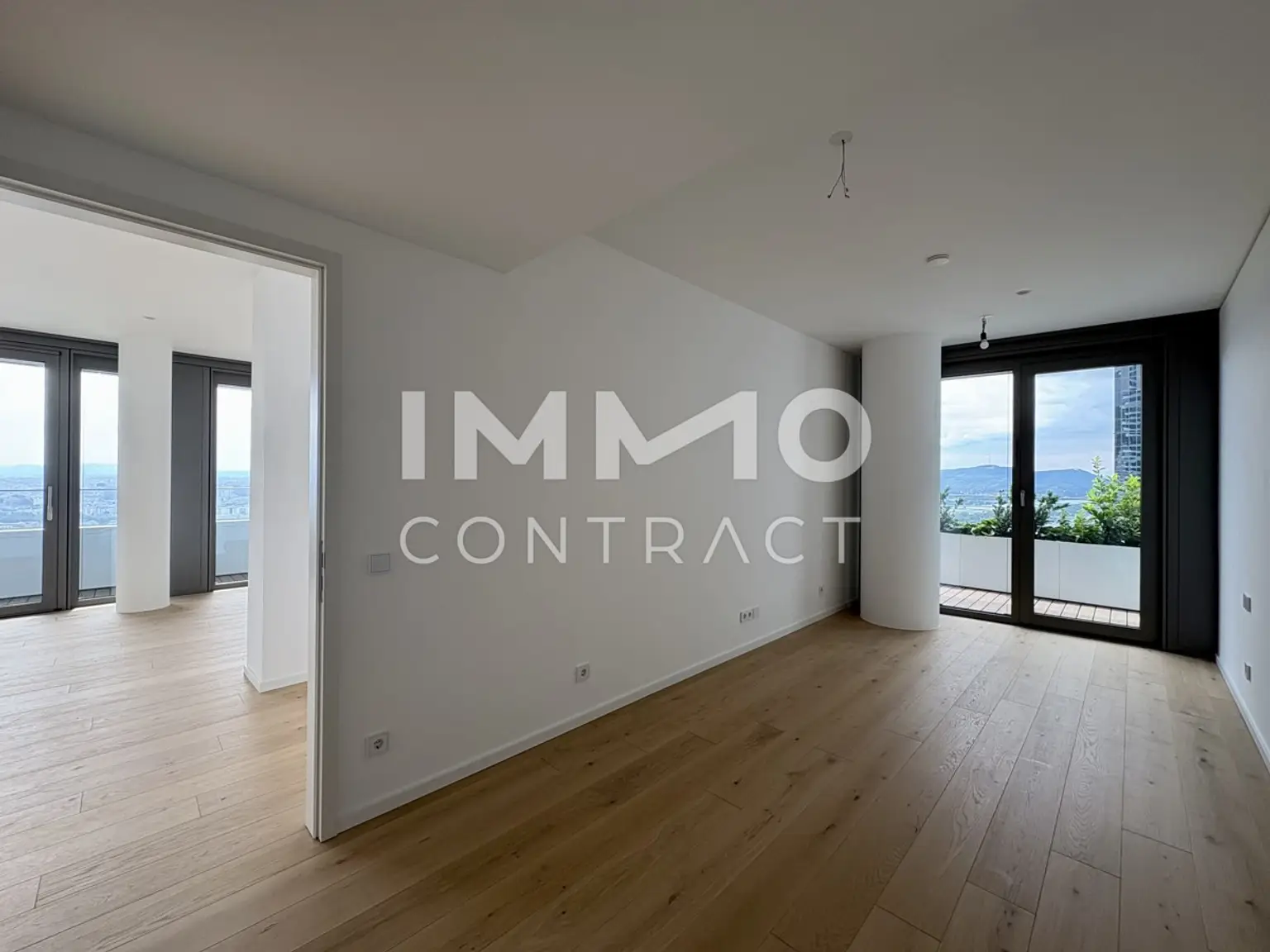 Ausblick wohin das Auge reicht: Geräumiges Apartment mit Annehmlichkeiten (Gym, Pool, Spa, Lounges,)