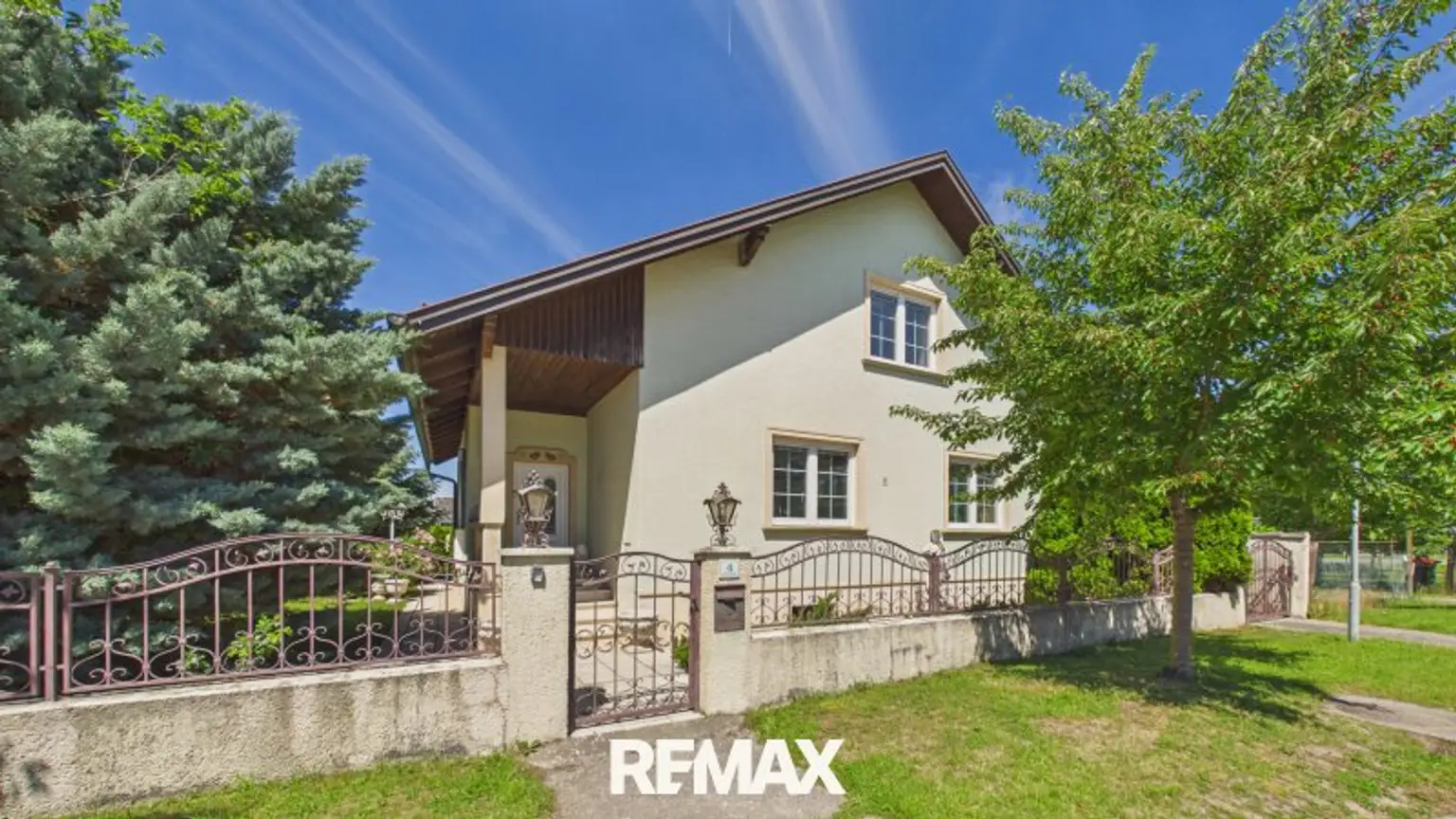 Sanierungsbedürftiges Schmuckstück - Ein Zuhause mit Charme, Licht und Möglichkeiten