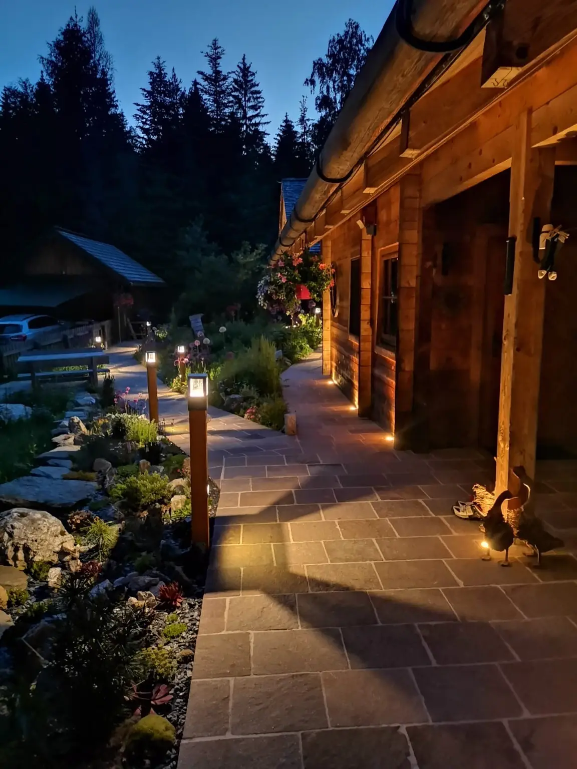 ee742e06-9083-43e4-8e1a-8b6807d5160b