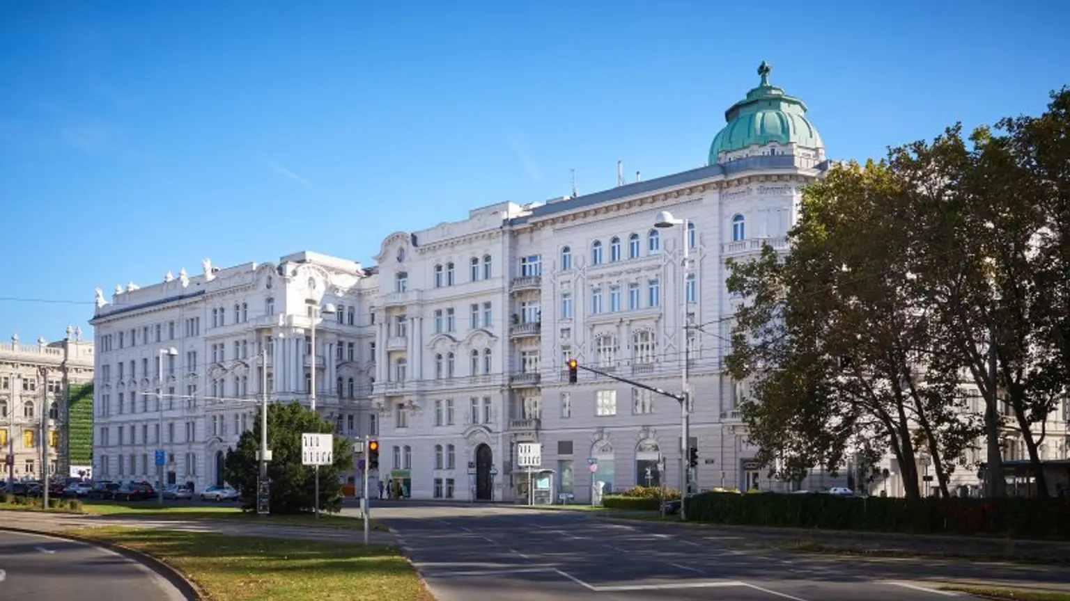 Modernes Büro im Stilaltbau direkt beim Schwarzenbergplatz/Karlsplatz ZU VERMIETEN