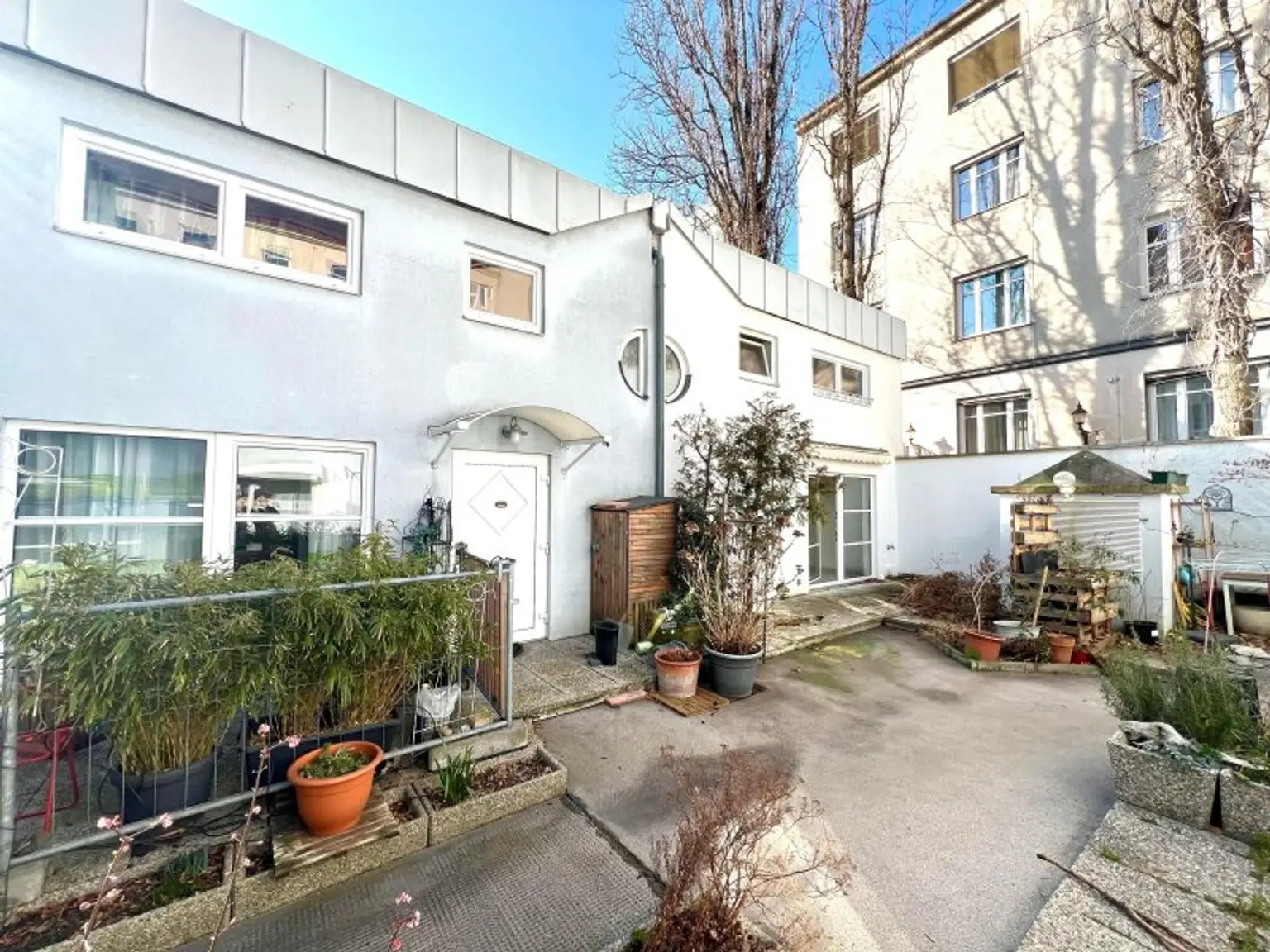 Maisonette-Traum auf zwei Ebenen – Terrasse, Galerie, Tiefgarage & perfekte Anbindung I Fernwärme  !