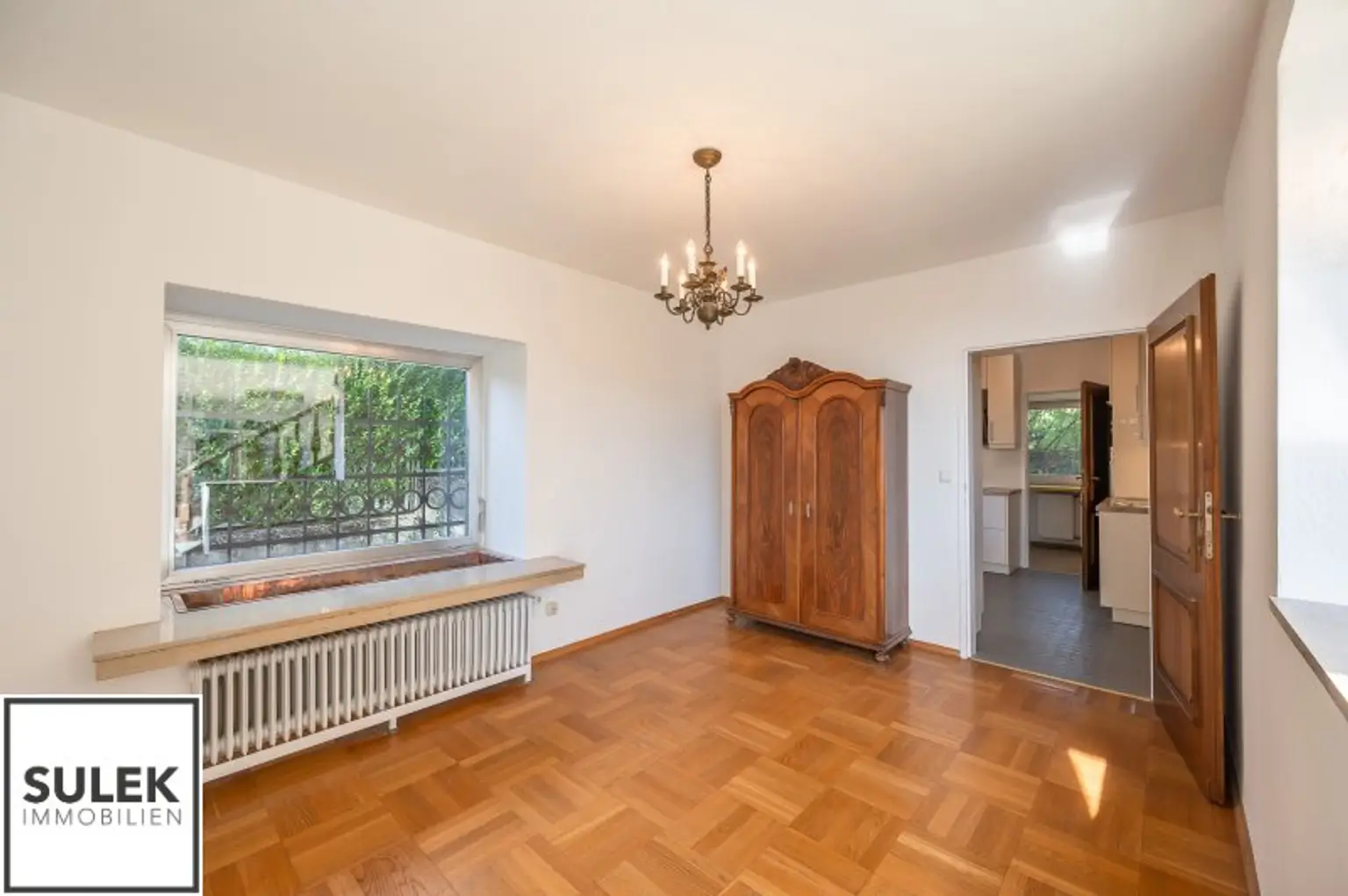 Erstbezug nach Sanierung: Großes Einfamilienhaus in einzigartiger Lage mit Weitblick und vielen Zimmern, Blick ins Grüne und in absoluter Ruhelage