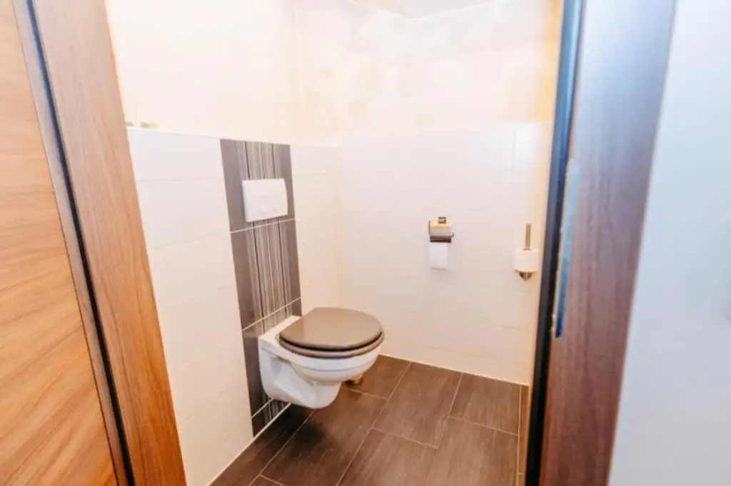 Verträumtes Bauernhaus neu adaptiert (2013) mit Toreinfahrt, Pool, Stadel und Schuppen