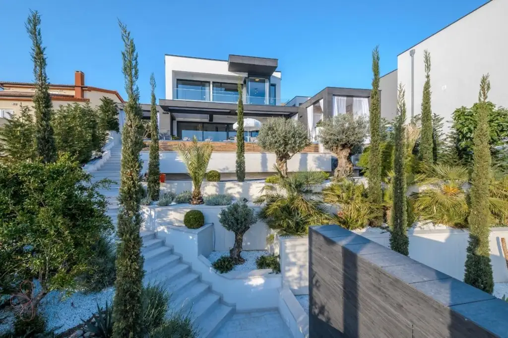 Eleganz mit Meerblick – Ihre Traumvilla in Crikvenica