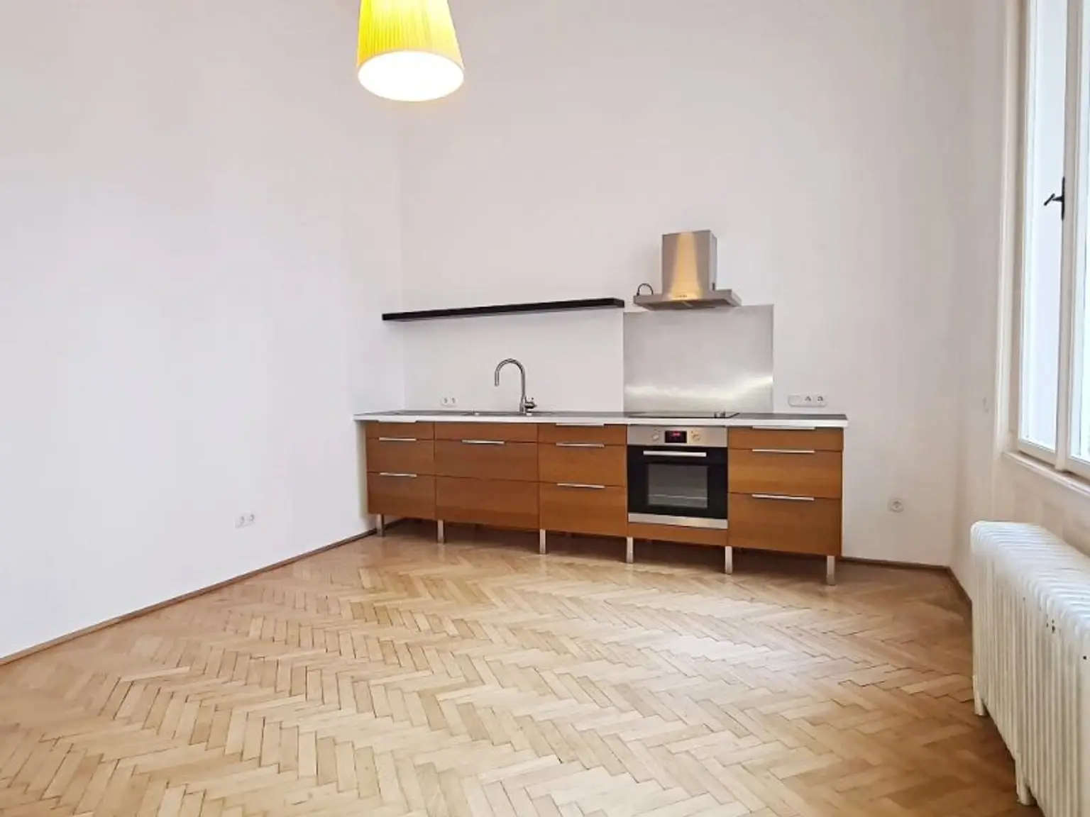 MÖLLWALDPLATZ, gepflegte 59 m2 Altbau, Wohnküche, 1 Zimmer, Duschbad, Parketten, Flügeltüren, U1-Nähe