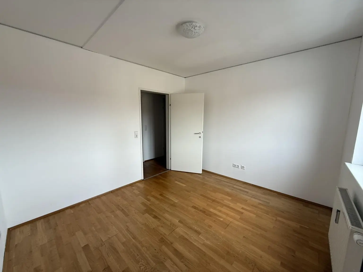ZENTRALE LAGE! 2er WG taugliche Altbau Wohnung ++Videorundgang++