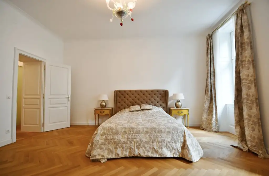 Charmante Stilaltbauwohnung im Servitenviertel – Eleganz & Ruhe in Bestlage