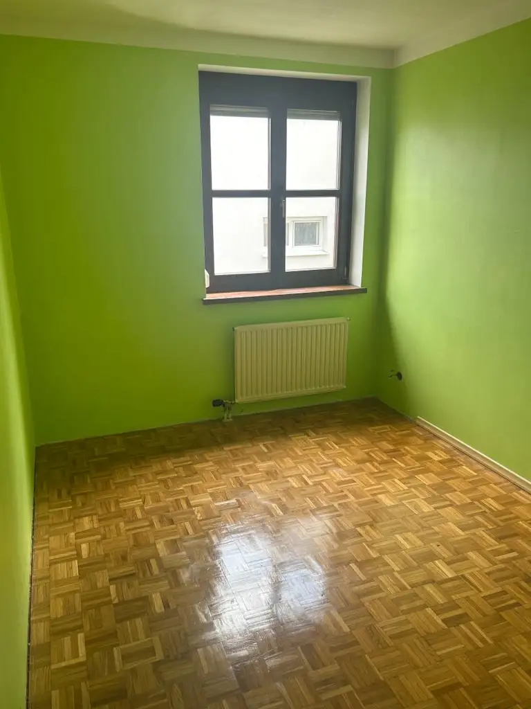 Wohnung-sanierungsbedürftig