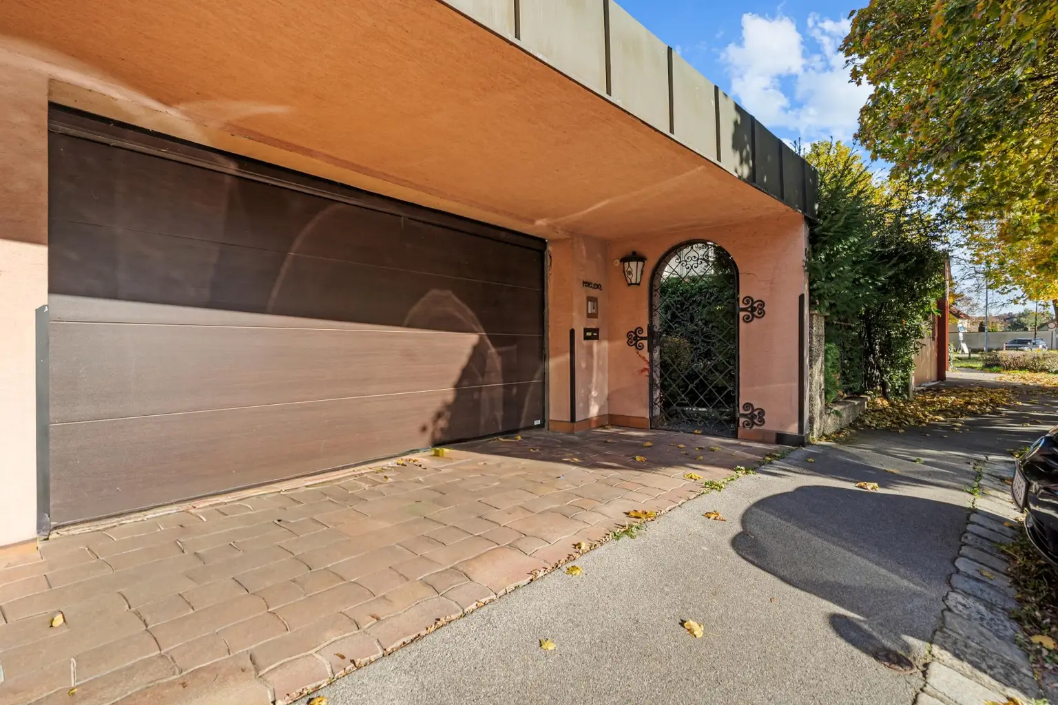 "Lage, Lage, La(n)genzersdorf! - Haus mit Pool auf Eigengrund"