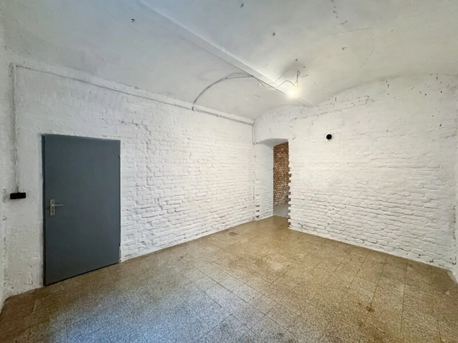 PROVISIONSFREI! Lager / Magazin mit 45 m2 Nutzfläche und Strassenzugang zu vermieten Nahe Erdbergstrasse / Schlachthausgasse!