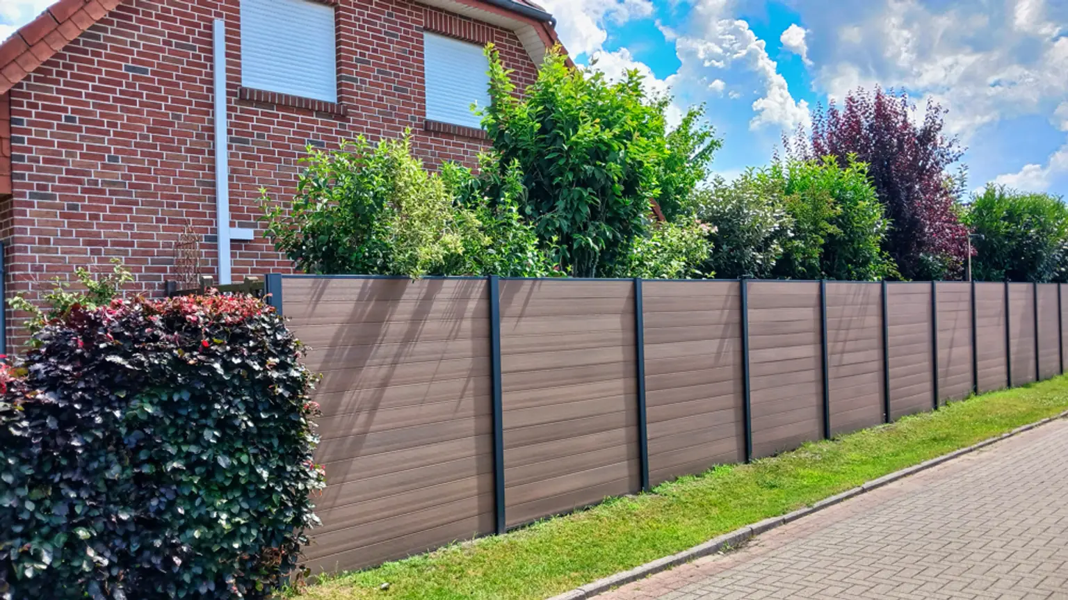 Einfamilienhaus mit traumhafter Gartenanlage in Niederlangen!
