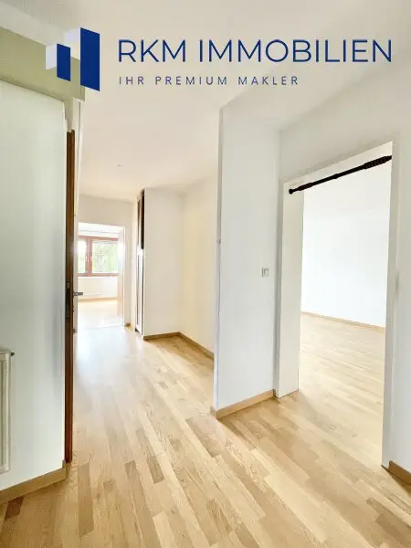 Ruhige helle 3-Zimmer-Wohnung mit Loggia