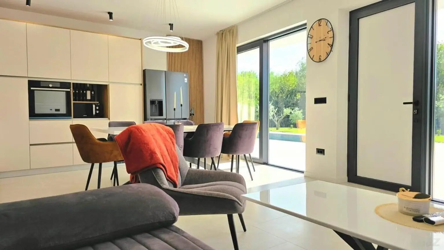 52363C5A-DC50-4BB6-8AE1-D0333E9B9E3A_1_105_c