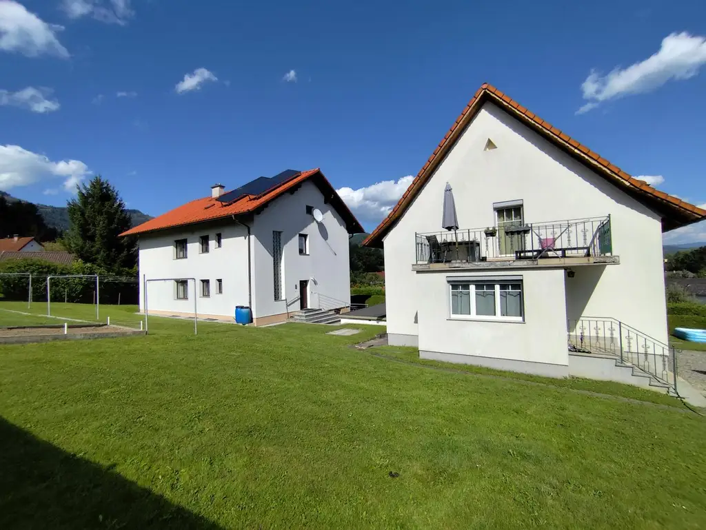 *** Gemeinschaftsprojekt oder Investment? Zwei Häuser, sechs Stellplätze, großes Grundstück in Toplage! ***