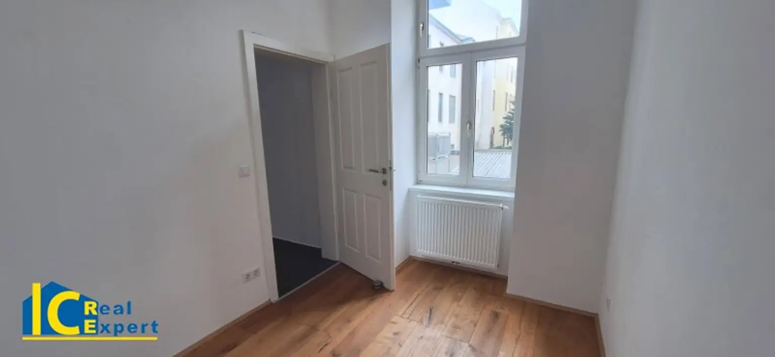 Kleines hofseitiges Kabinett