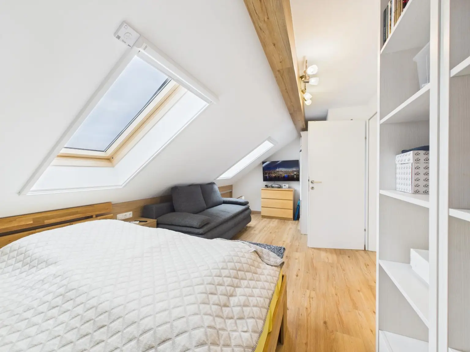 RH Maisonette Bruckneudorf , Schlafzimmer DG