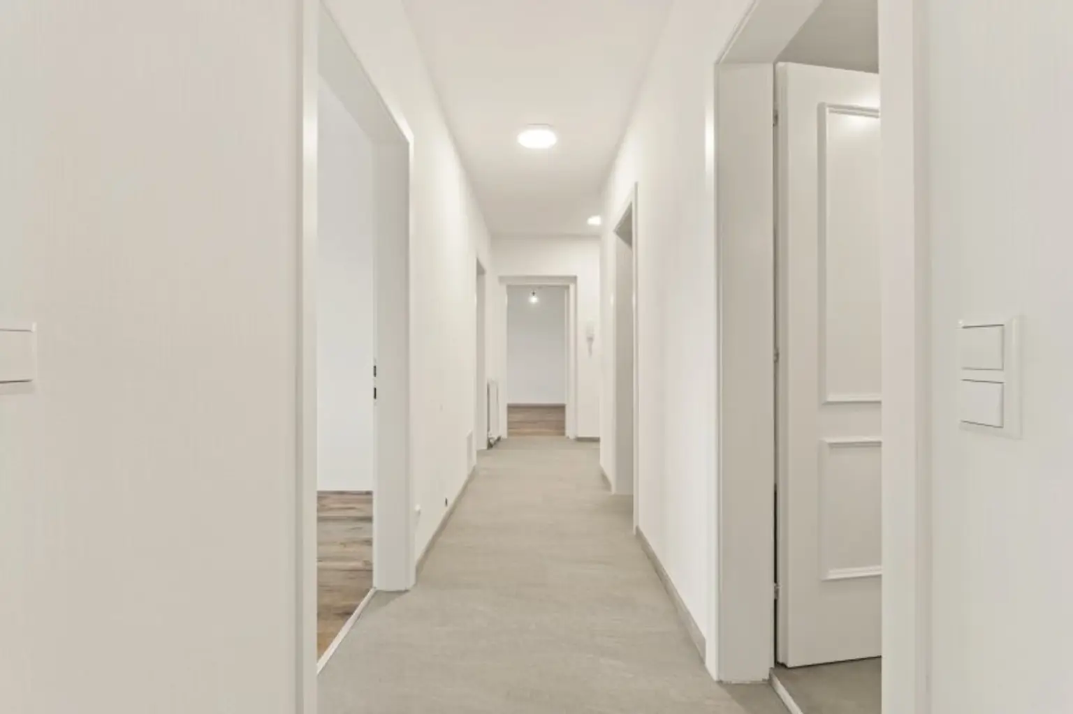 Schöne, sanierte 3 Zimmer Wohnung (Penthouse) 95,00m² mit Westloggia in Waidmannsdorf - Lodengasse