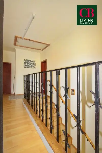 HAUS IN SEHR GUTER LAGE MIT VIEL POTENZIAL !!