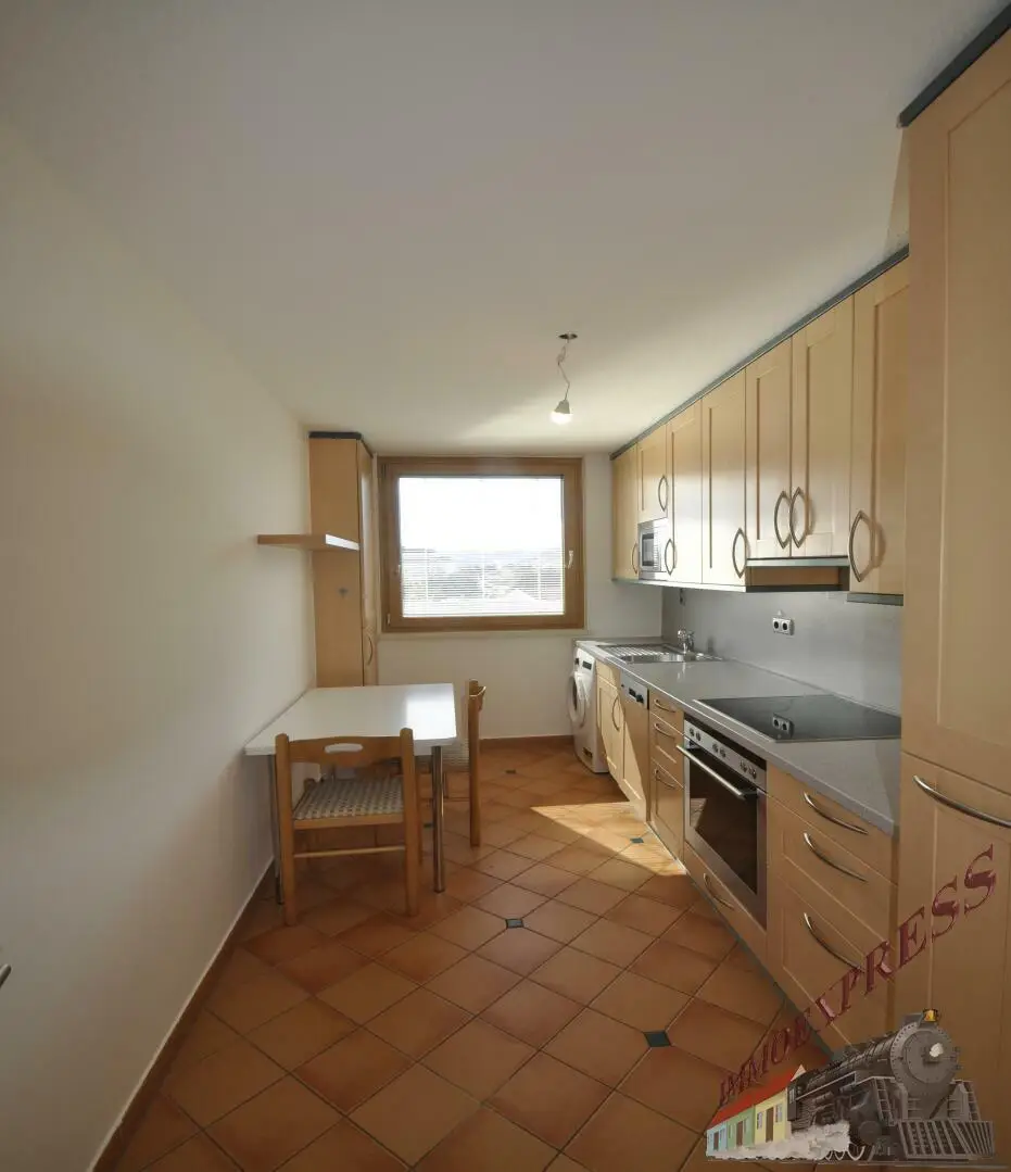 Exklusive Dachterrassenwohnung mit Tiefgarage und bester Fernsicht nähe Bühl Center (WG-tauglich)