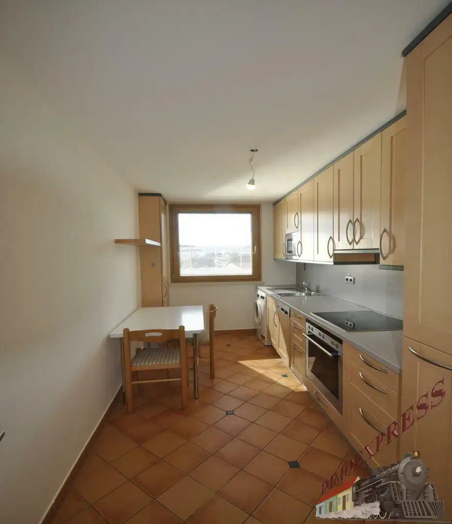 Exklusive Dachterrassenwohnung mit Tiefgarage und bester Fernsicht nähe Bühl Center (WG-tauglich)