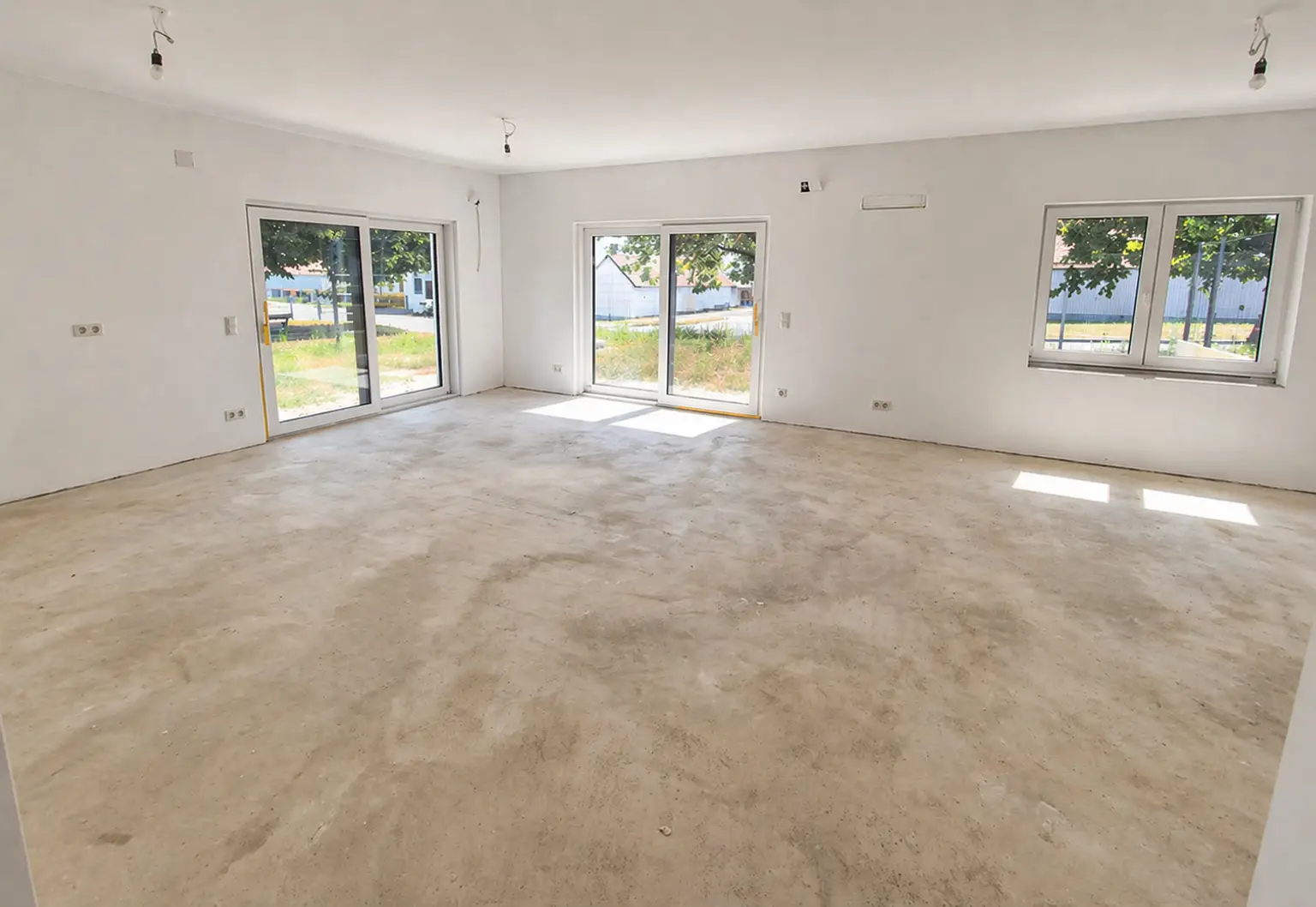 Wohnen mit Stil in Sigleß – Garage, Garten und Dachterrasse inklusive