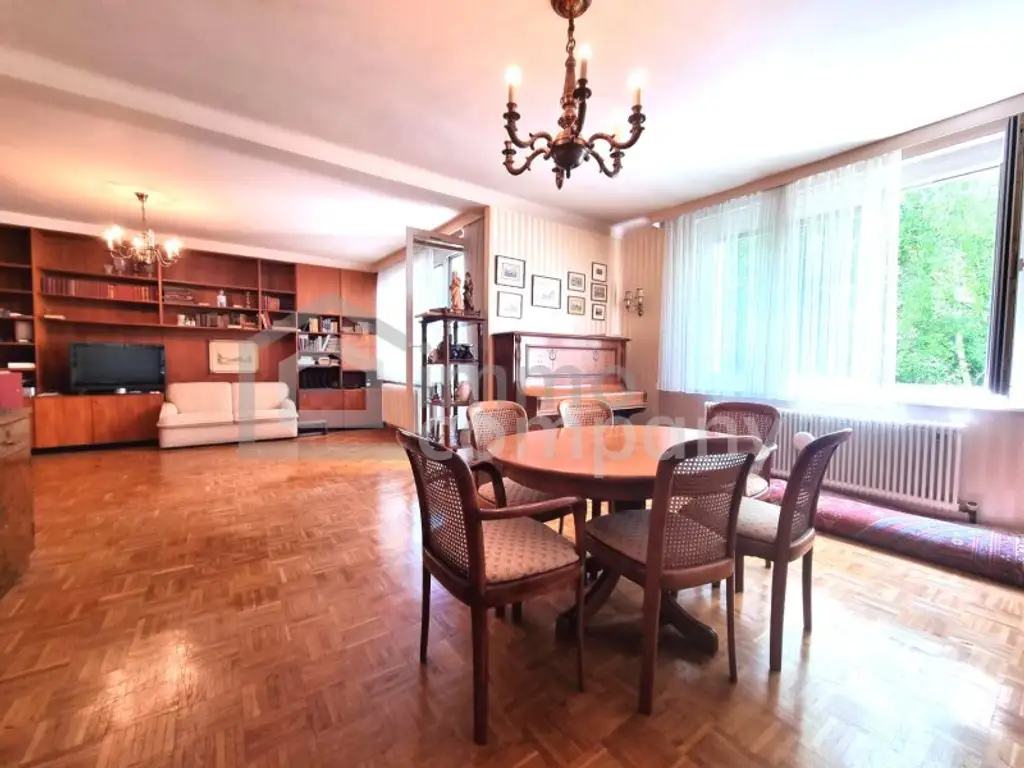 TOP-LAGE NAHE ROTER BERG!! Ruhig gelegene, lichtdurchflutete FAMILIENWOHNUNG – Auch trennbar!