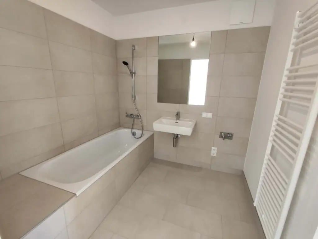 TOP NEUBAU 2-Zimmer-ERSTBEZUG mit Balkon im 1. OG in 1210 Wien! Top 1/5