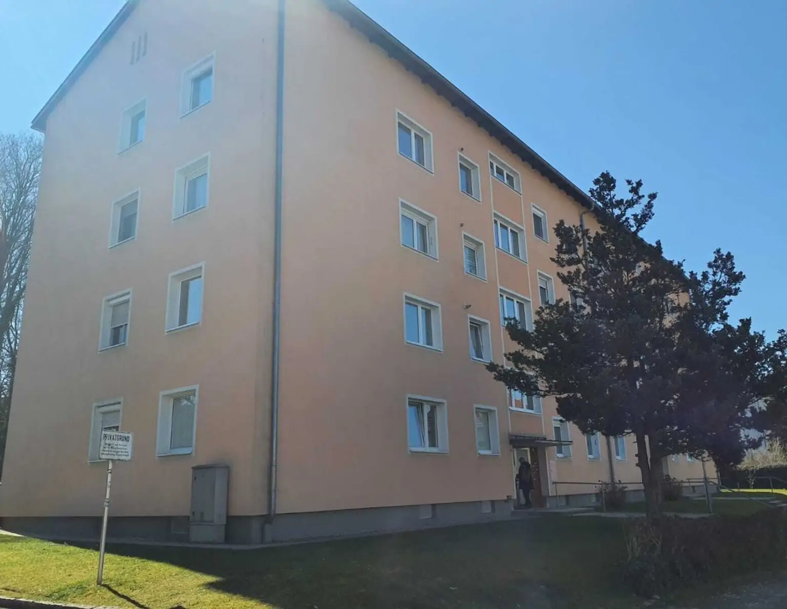 Freundliche helle 2-Zimmer-Wohnung, super Wohnlage & schöne Aussicht