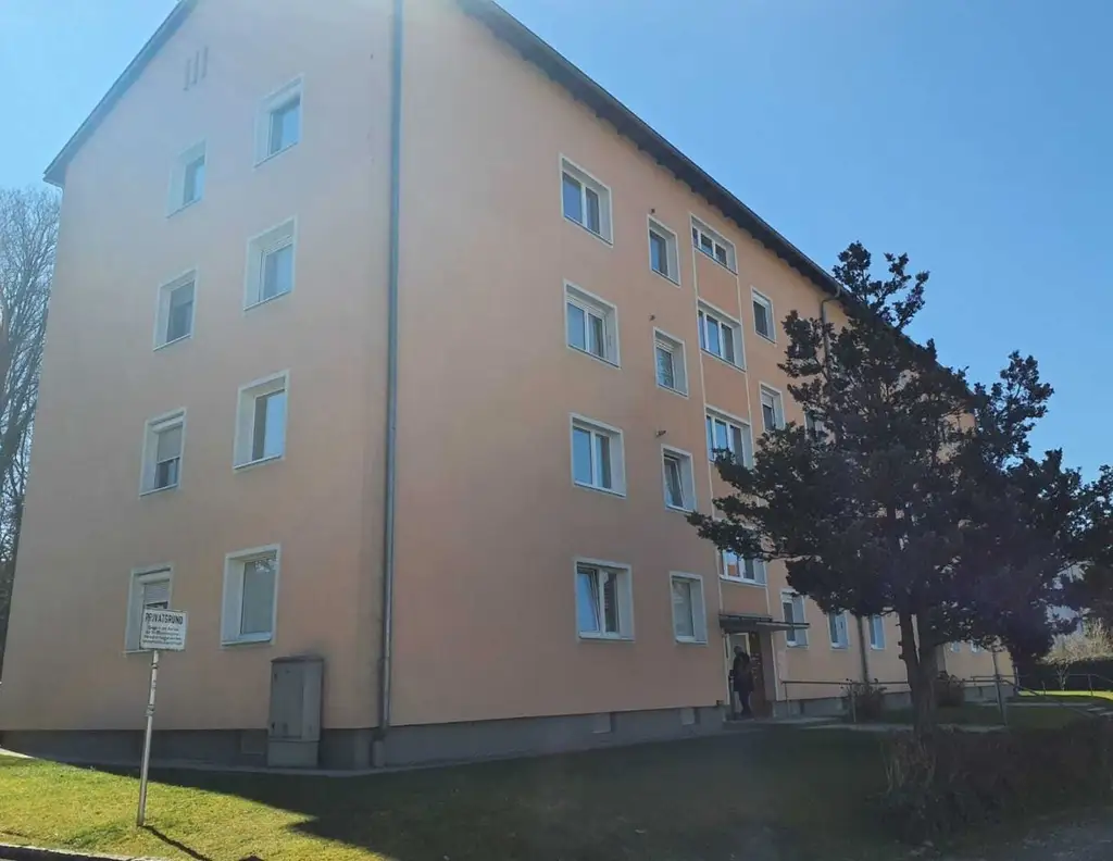 Freundliche helle 2-Zimmer-Wohnung, super Wohnlage & schöne Aussicht