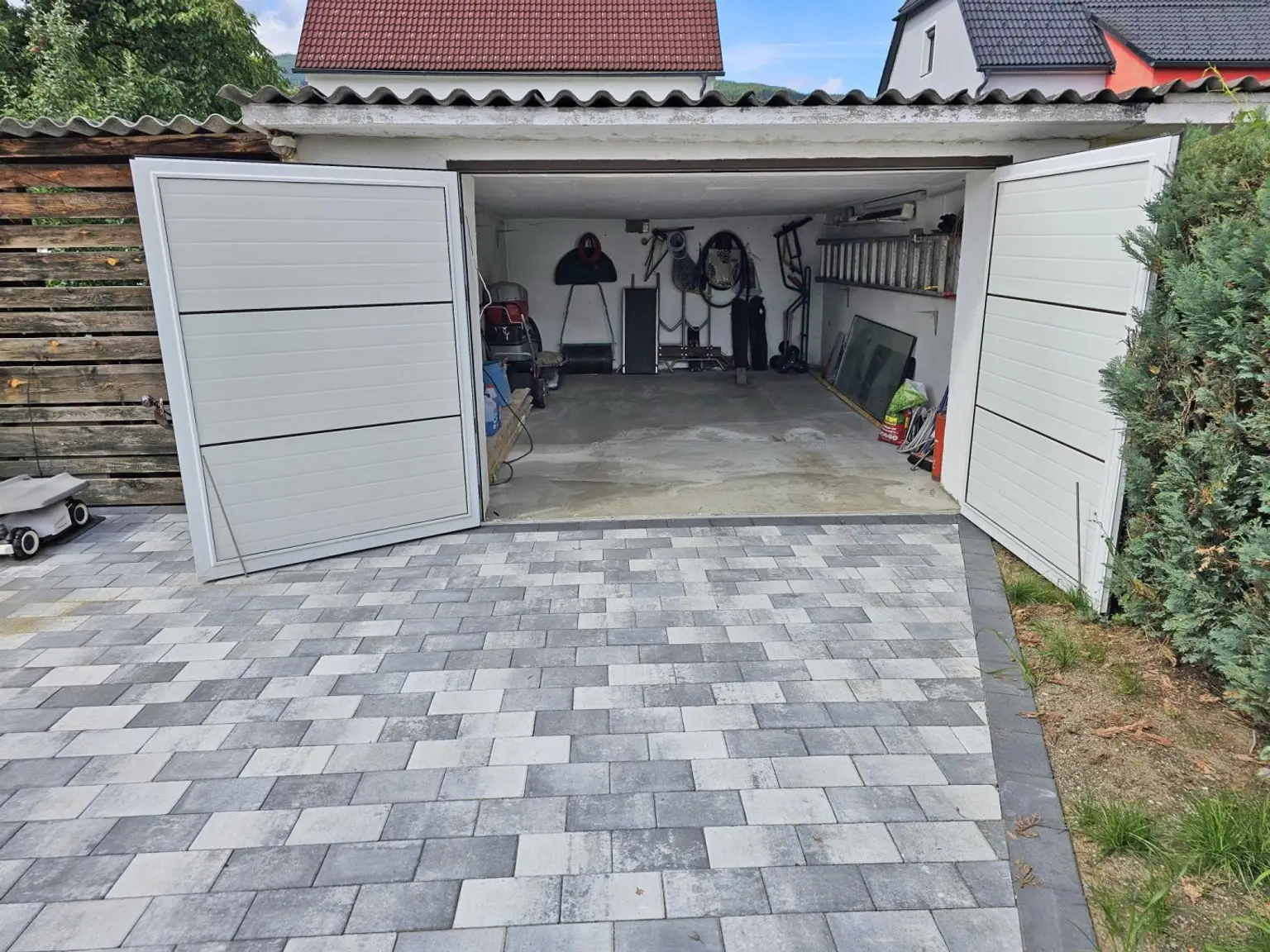 Einfamilienhaus mit Garage,mit winterfestem Gartenhaus, Werkstätte u.a