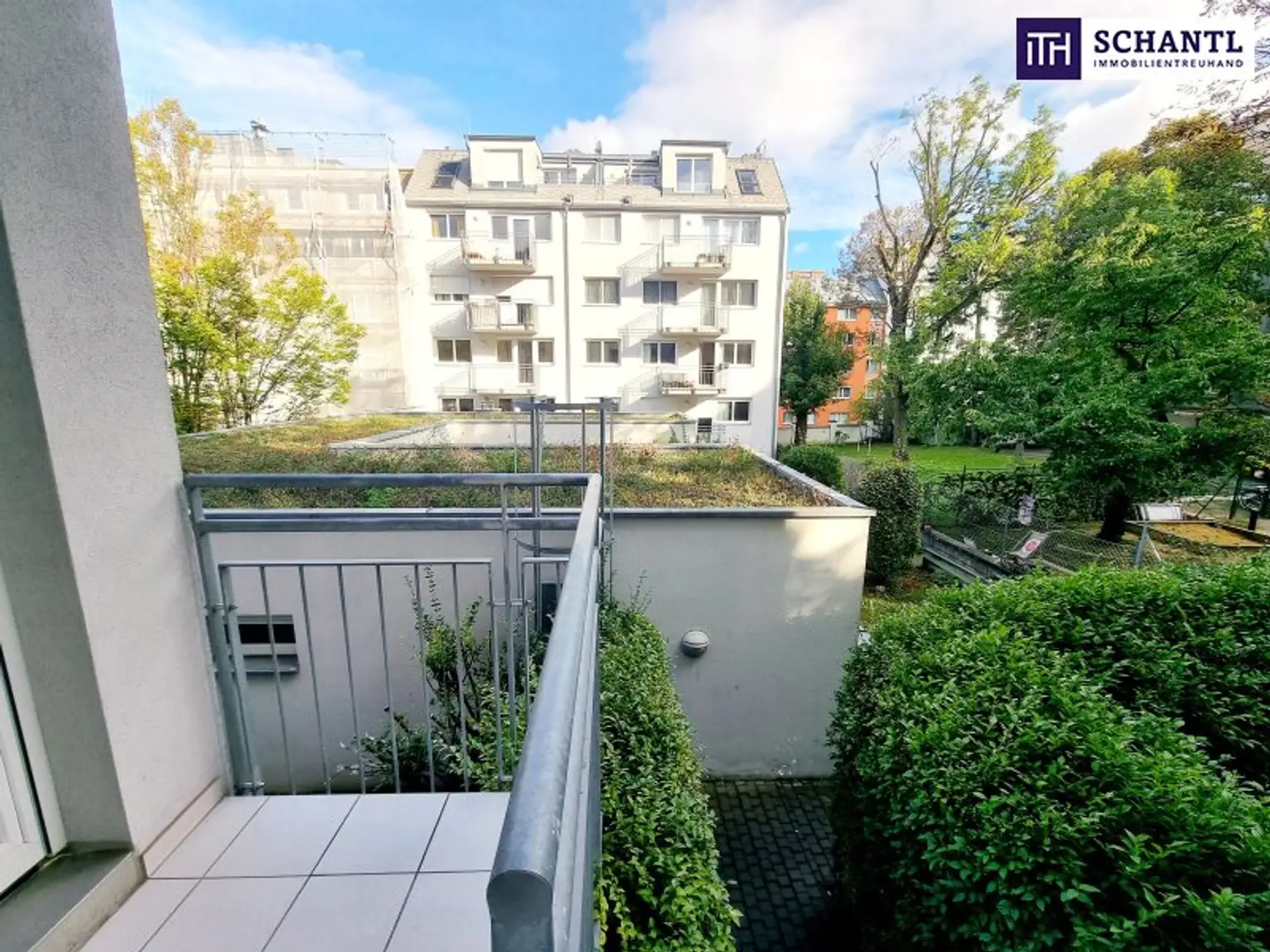 Klein wohnen - groß genießen! Hofseitige Neubauwohnung mit Balkon und Grünblick! Perfekte Raumaufteilung + Beste Vermietbarkeit + Garagenplatz optional! Jetzt zugreifen!