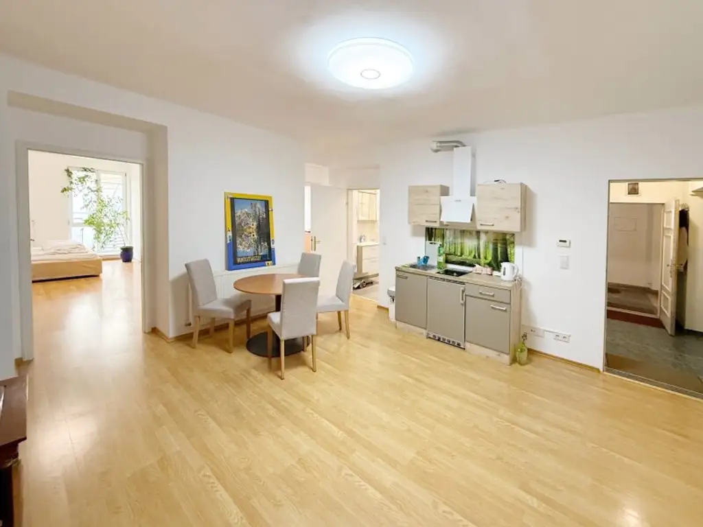Zentral gelegene möblierte 3-Zimmer-Wohnung hinter dem Rathaus