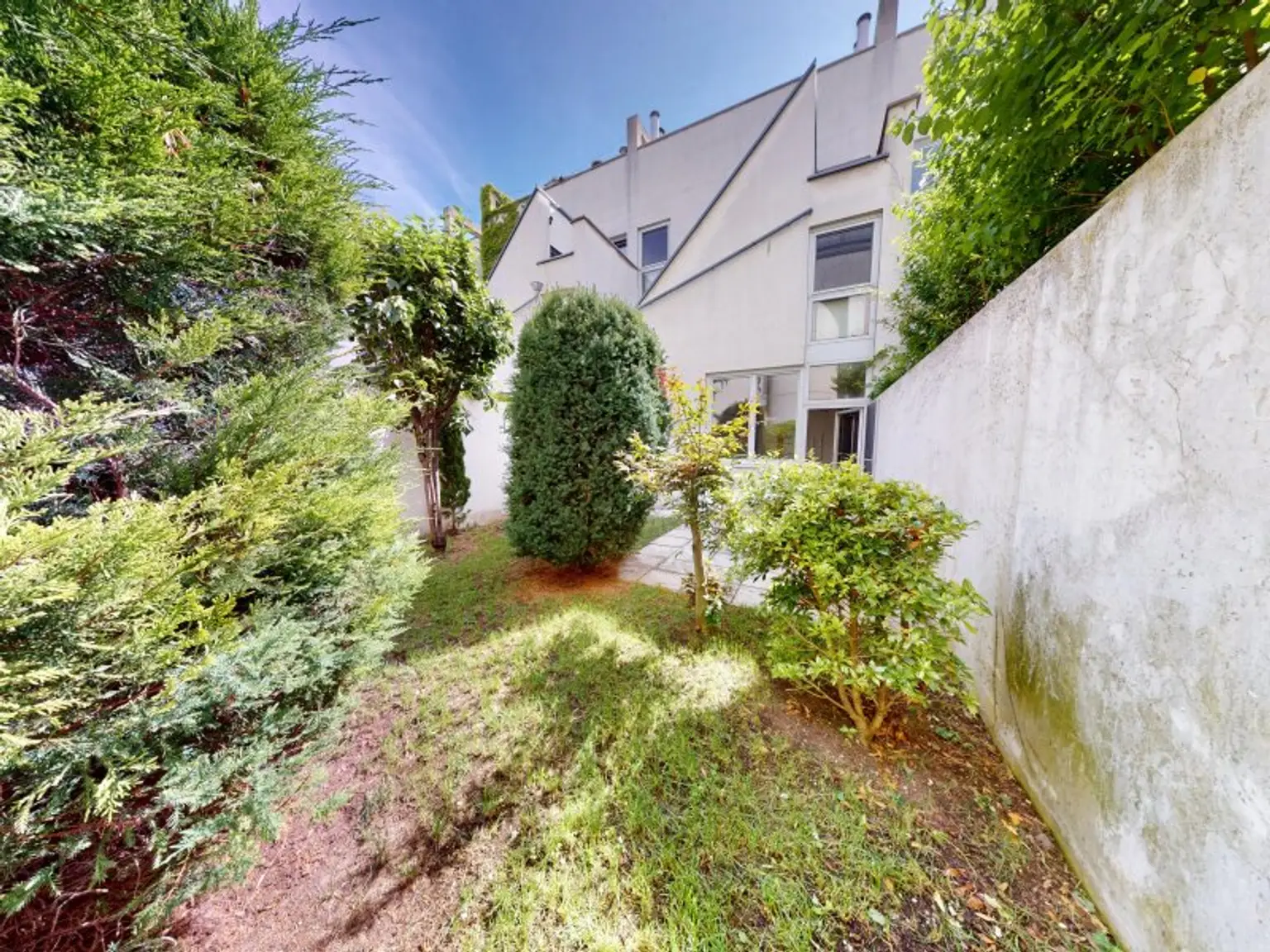 Sonnenterrasse, Garten und 5 Zimmer: Leben im Architektenhaus! 163m² Nutzfläche!