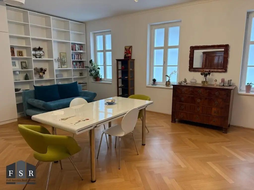 Alles da - Moderne und elegante Altbauwohnung mit Balkon in bester Lage + 1x Garagenplatz und Einbauküche im Preis inkludiert