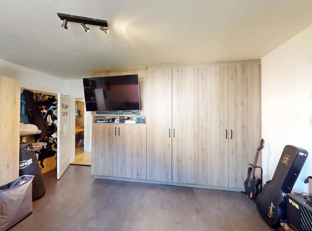 Stylish Living in Landeck – Modernisierte 4-Zimmer-Option mit Bergblick!