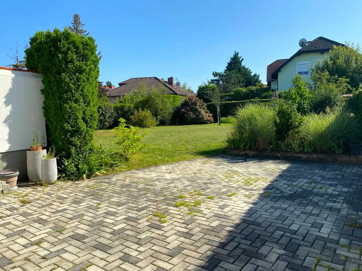 Hier zieh ich ein -  Einfamilienhaus mit großem Garten in Kottingbrunn!