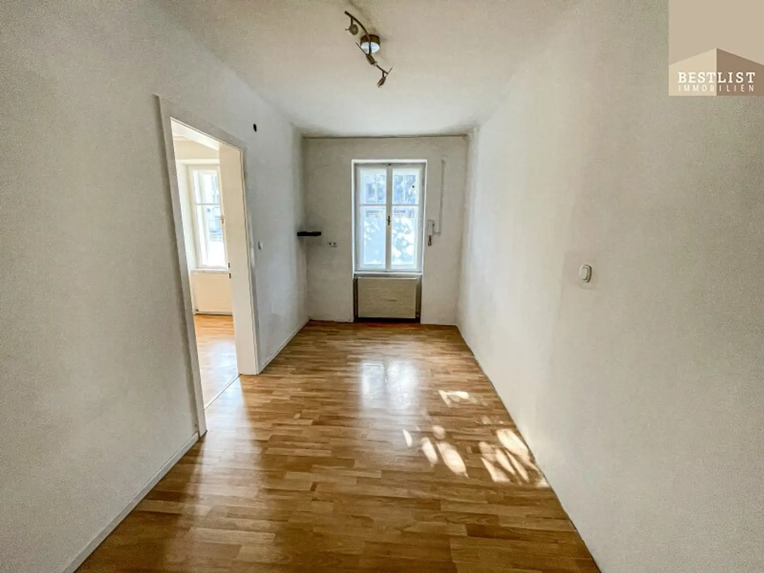 Zinshaus in Baden: 346 m², gepflegt, top Rendite für 550.000 €!