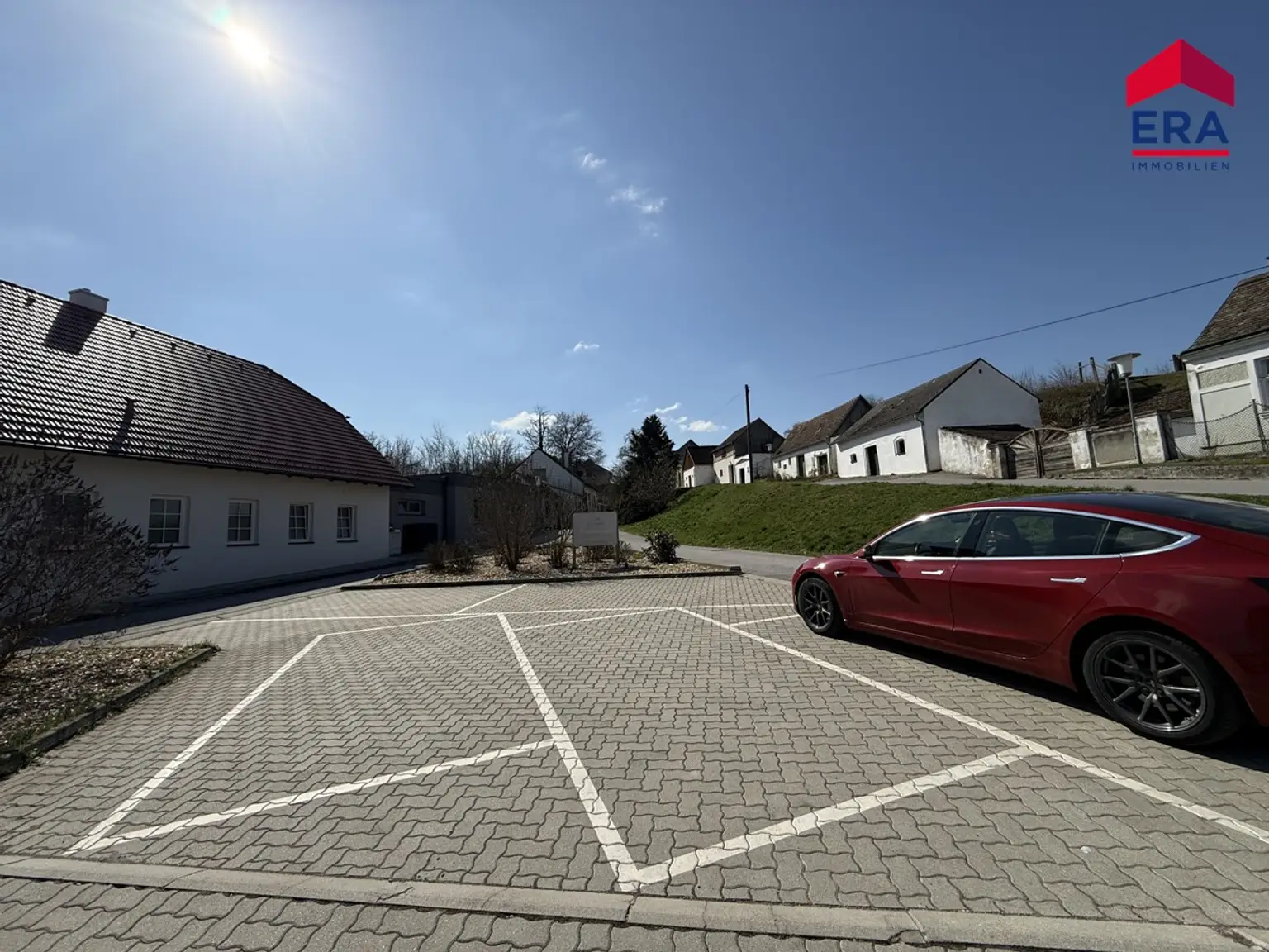 Moderne Praxisfläche mit vielfältigen Nutzungsmöglichkeiten im Zentrum von Bad Pirawarth