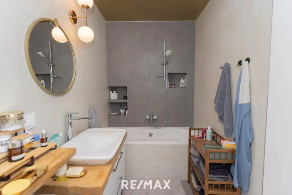 Herrliche DG-Maisonette mit 2 Hof-Terrassen bei der Volksoper, Währinger Straße